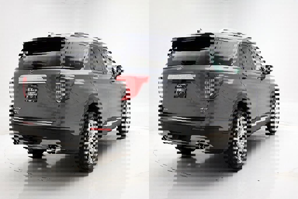 Used 2022 Ford Explorer Platinum w/ Equipment Group 601A image 8