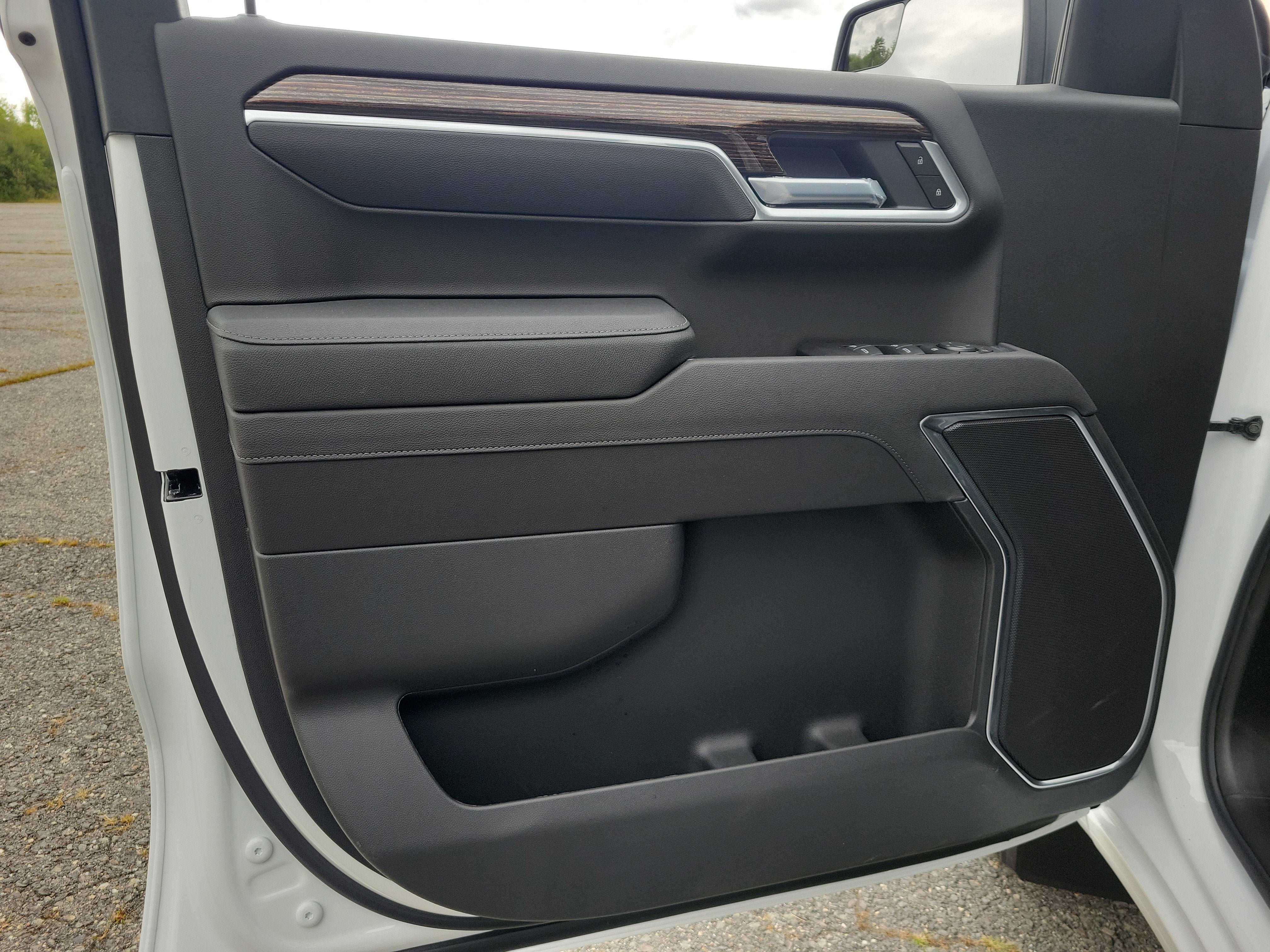New 2026 GMC Sierra 1500 SLE w/ Preferred Package image 17