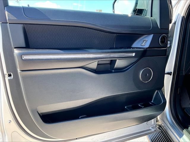 Used 2021 Ford Expedition XLT AWD/4WD image 9