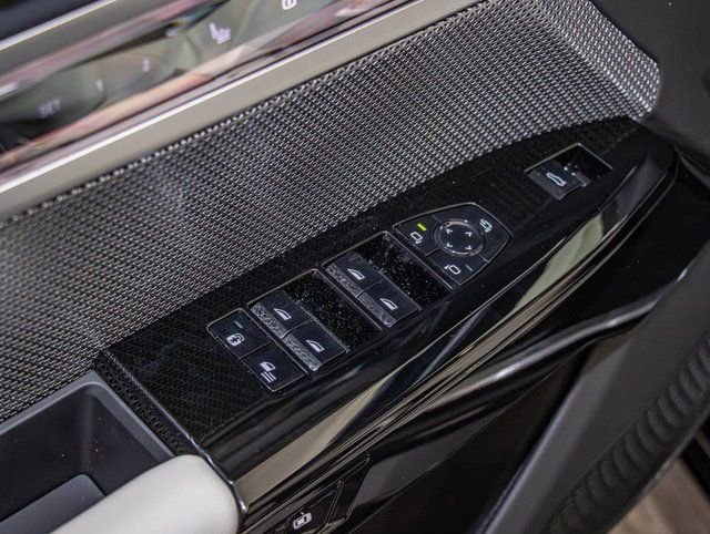 Used 2026 BMW 740i xDrive w/ Executive Package image 14