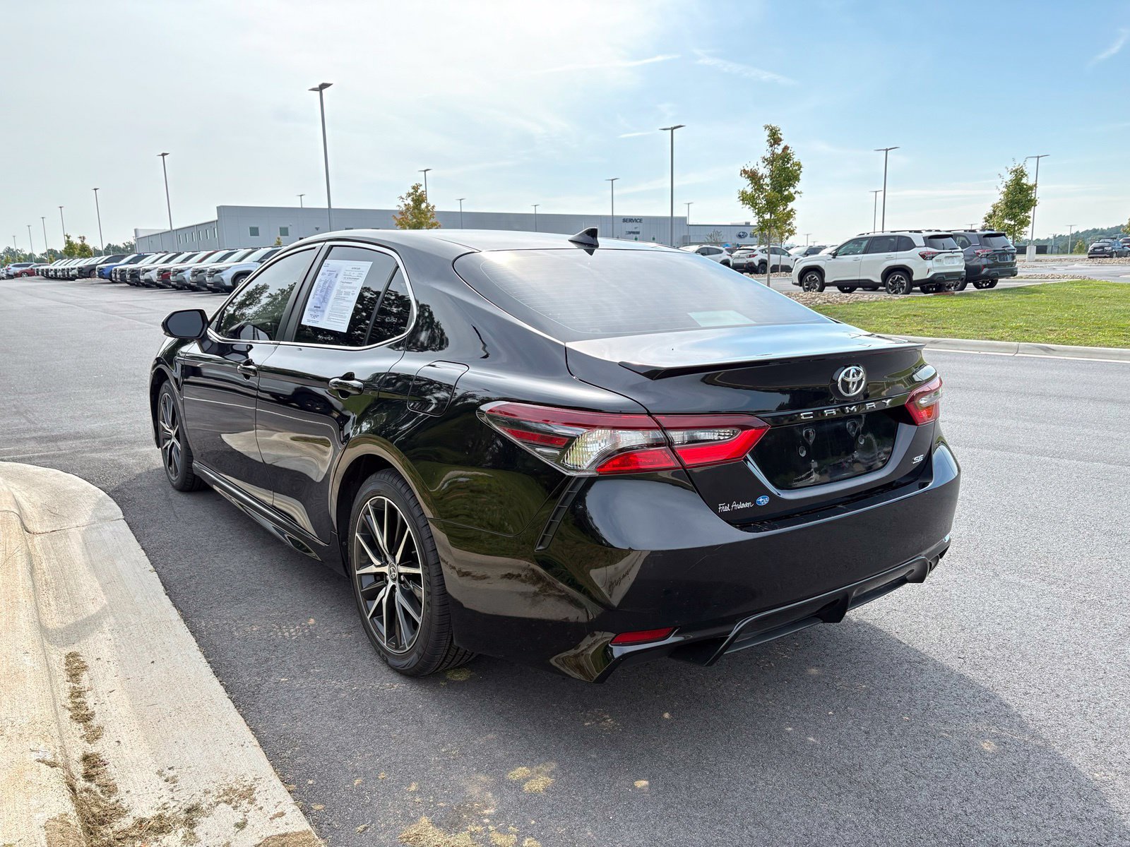 Used 2023 Toyota Camry SE FWD image 6