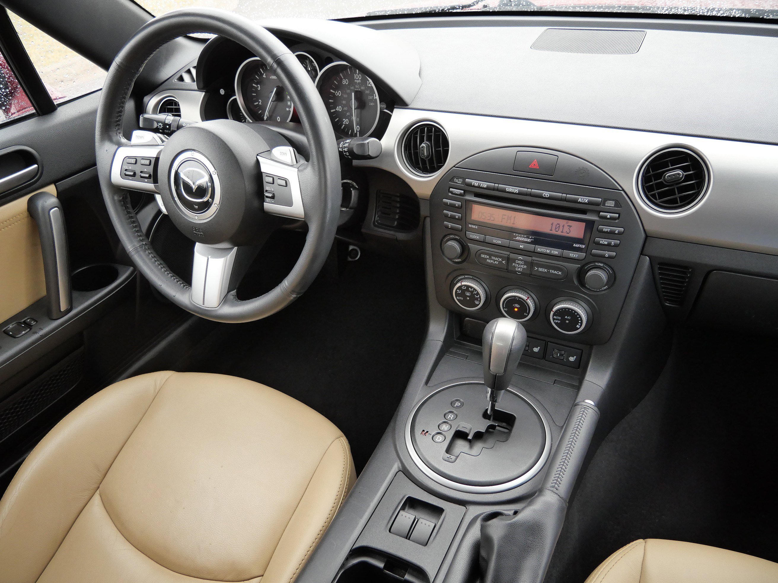 Used 2011 MAZDA MX-5 Miata Grand Touring w/ Premium Pkg image 10