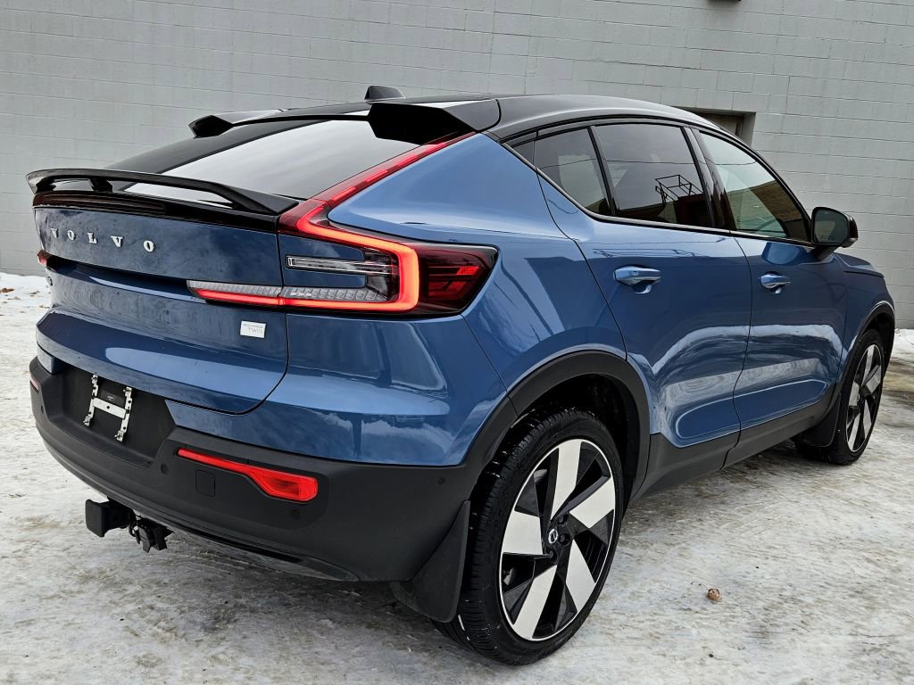 Used 2022 Volvo C40 P8 Recharge Ultimate image 4