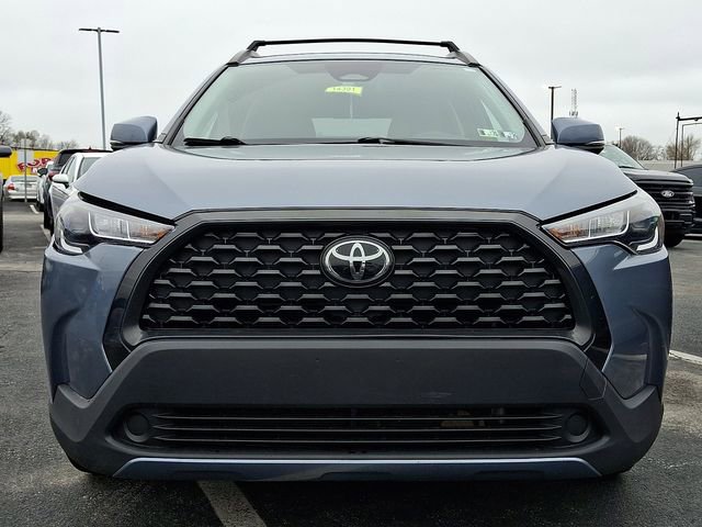 Used 2023 Toyota Corolla Cross LE w/ Moonroof Package image 2