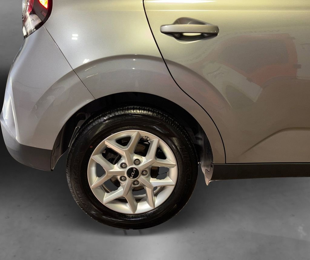 Used 2025 Kia Soul LX w/ LX Technology Package image 15