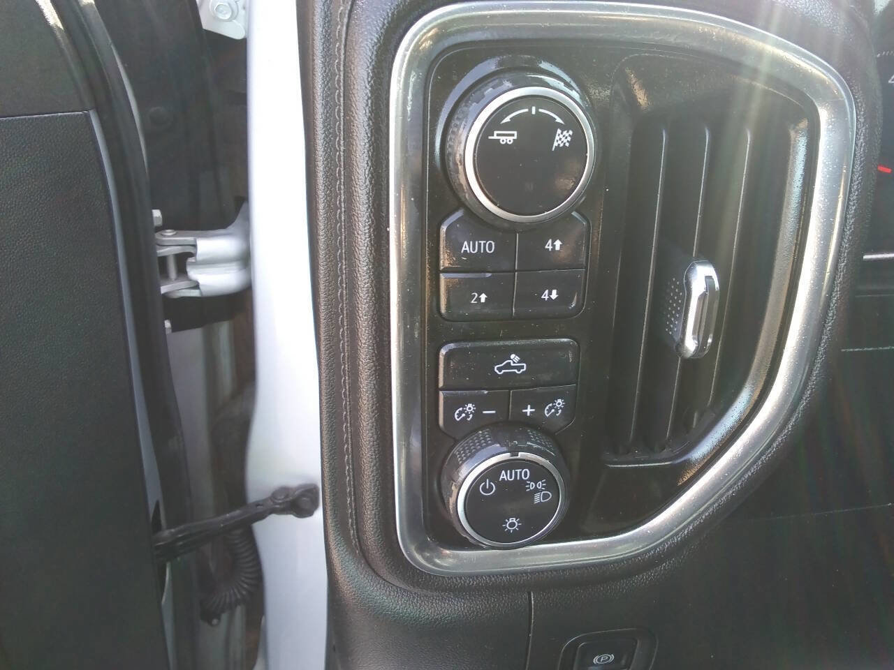 Used 2019 Chevrolet Silverado 1500 LT w/ All-Star Edition AWD/4WD image 20
