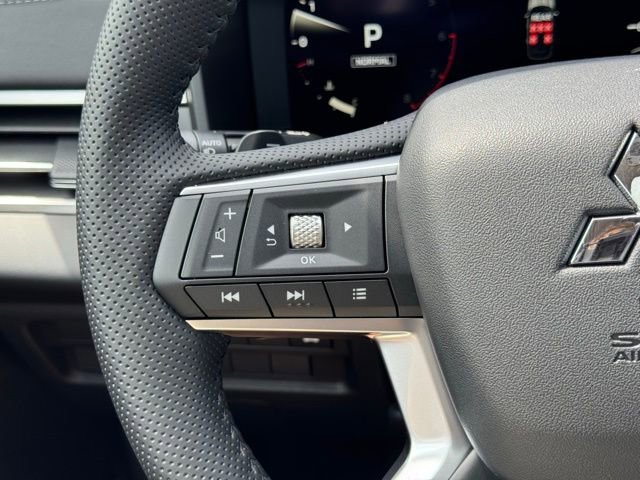 New 2025 Mitsubishi Outlander AWD image 24