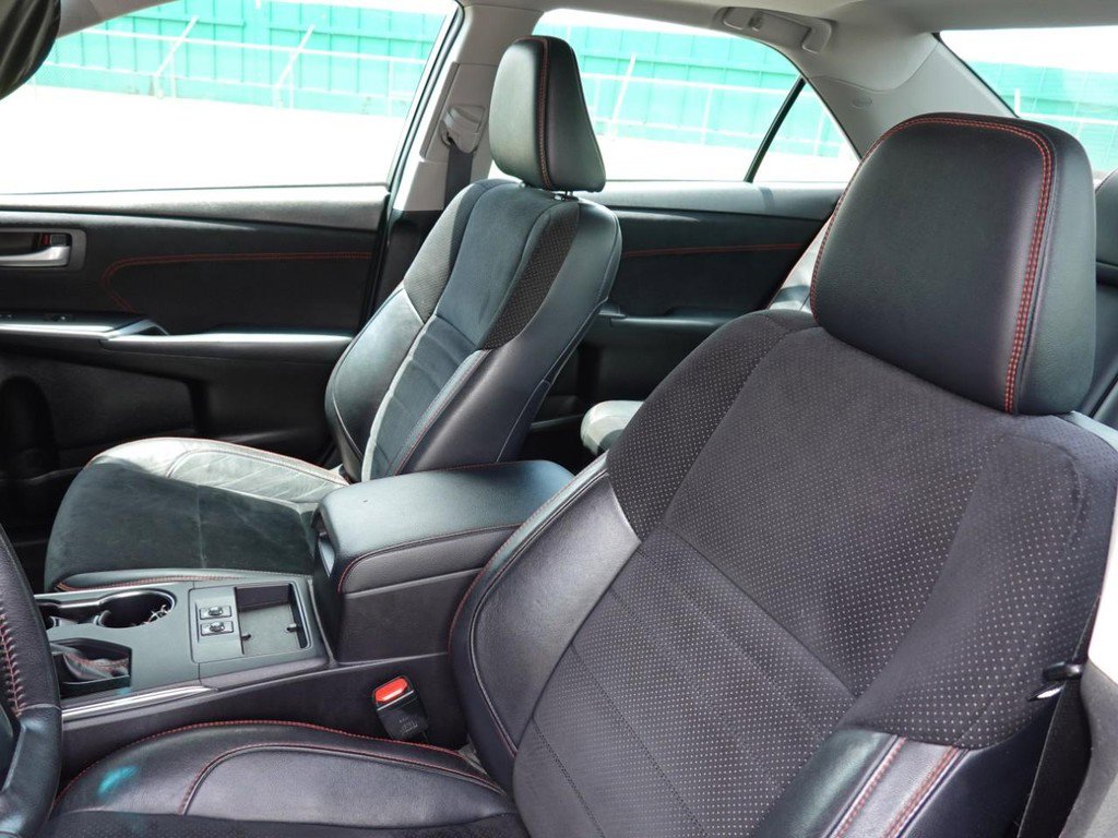 Used 2016 Toyota Camry XSE w/ Moonroof Package FWD image 15