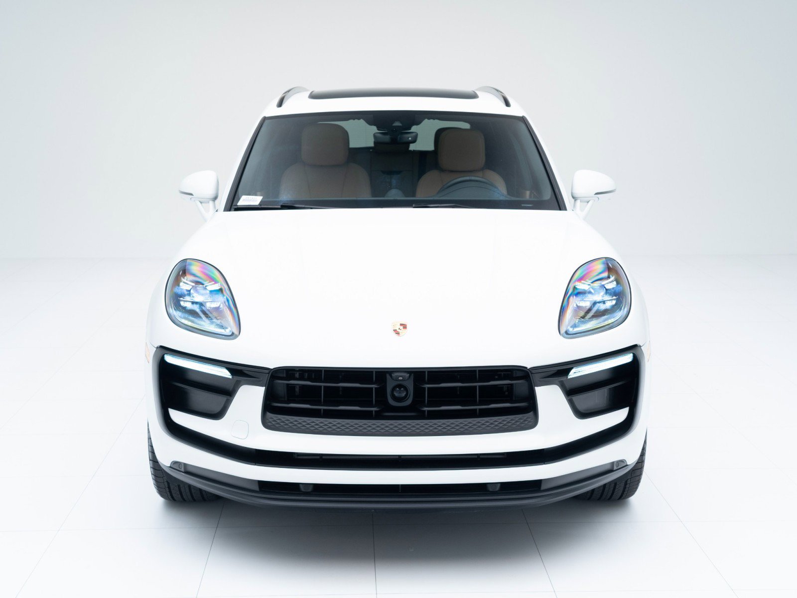 Certified 2025 Porsche Macan image 6