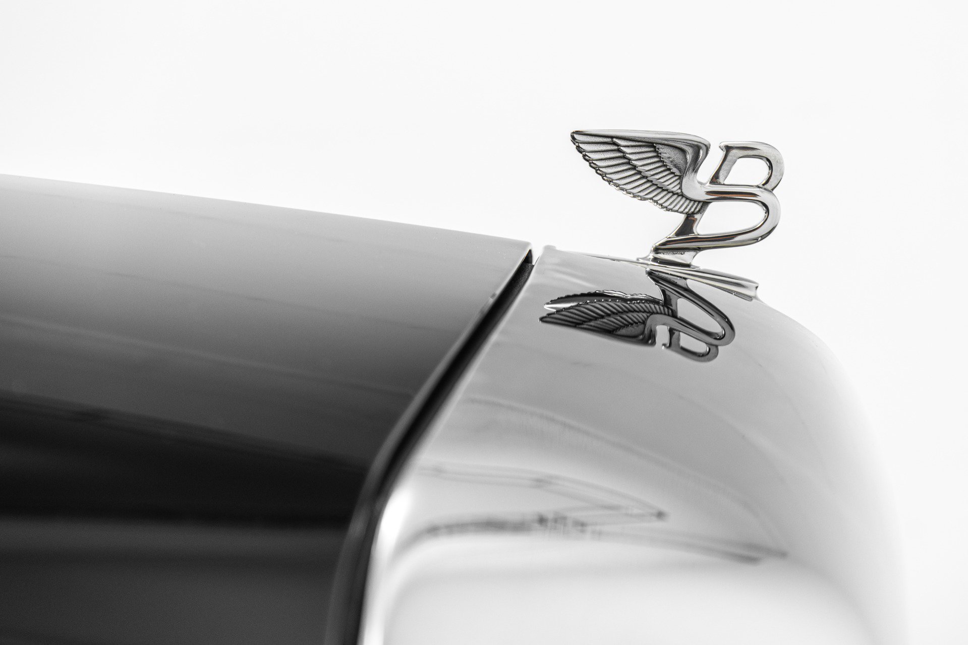 Used 2009 Bentley Azure RWD image 36