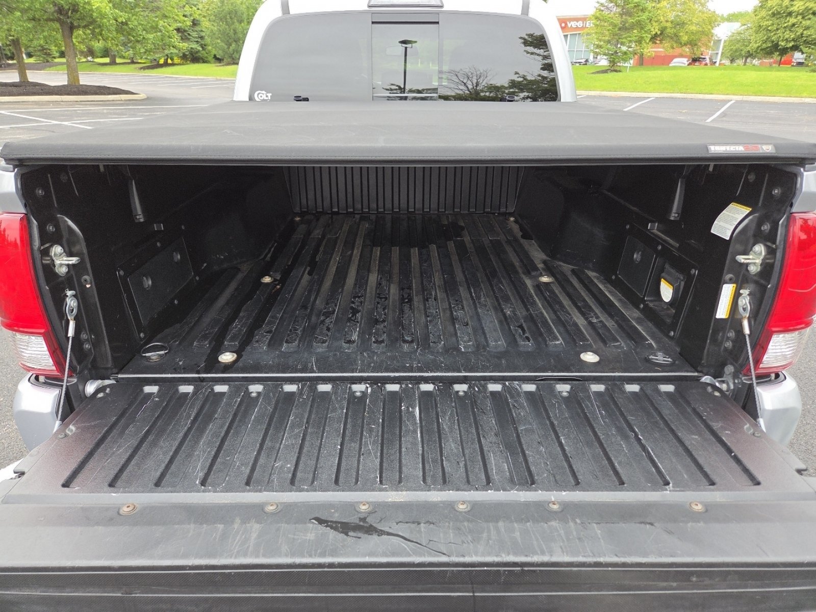 Used 2017 Toyota Tacoma TRD Sport AWD/4WD image 25