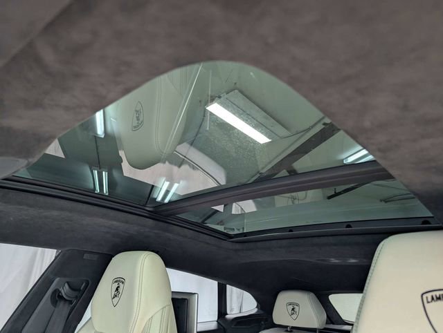 Used 2019 Lamborghini Urus image 15