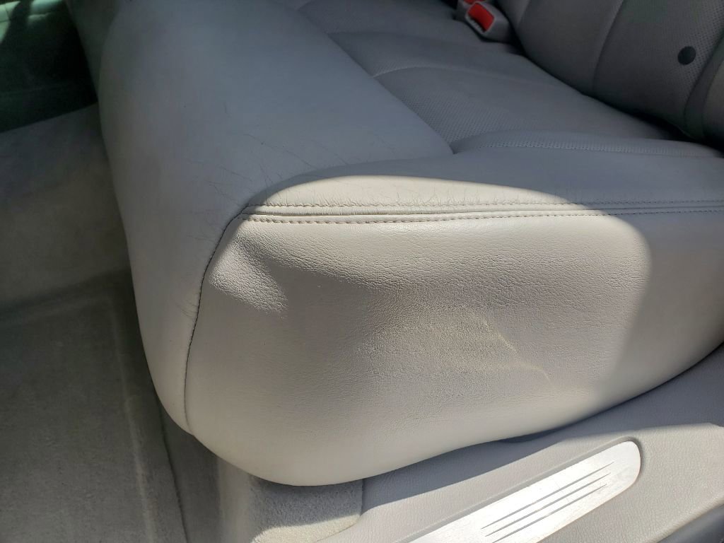 Used 2006 Cadillac DTS w/ Trunk Convenience Package image 23