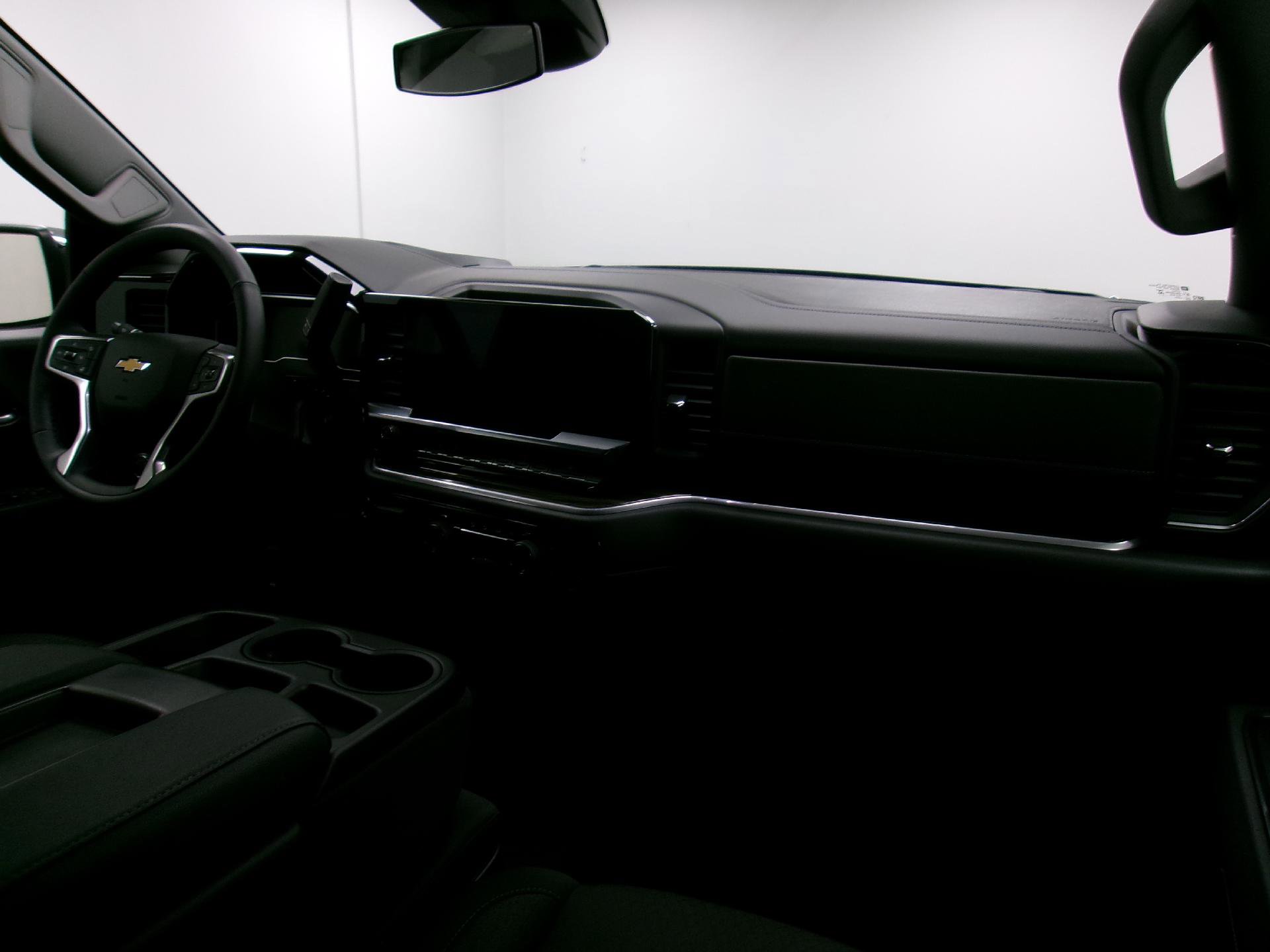 Certified 2025 Chevrolet Silverado 1500 LT image 3