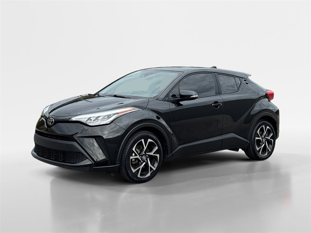 Used 2021 Toyota C-HR XLE image 3