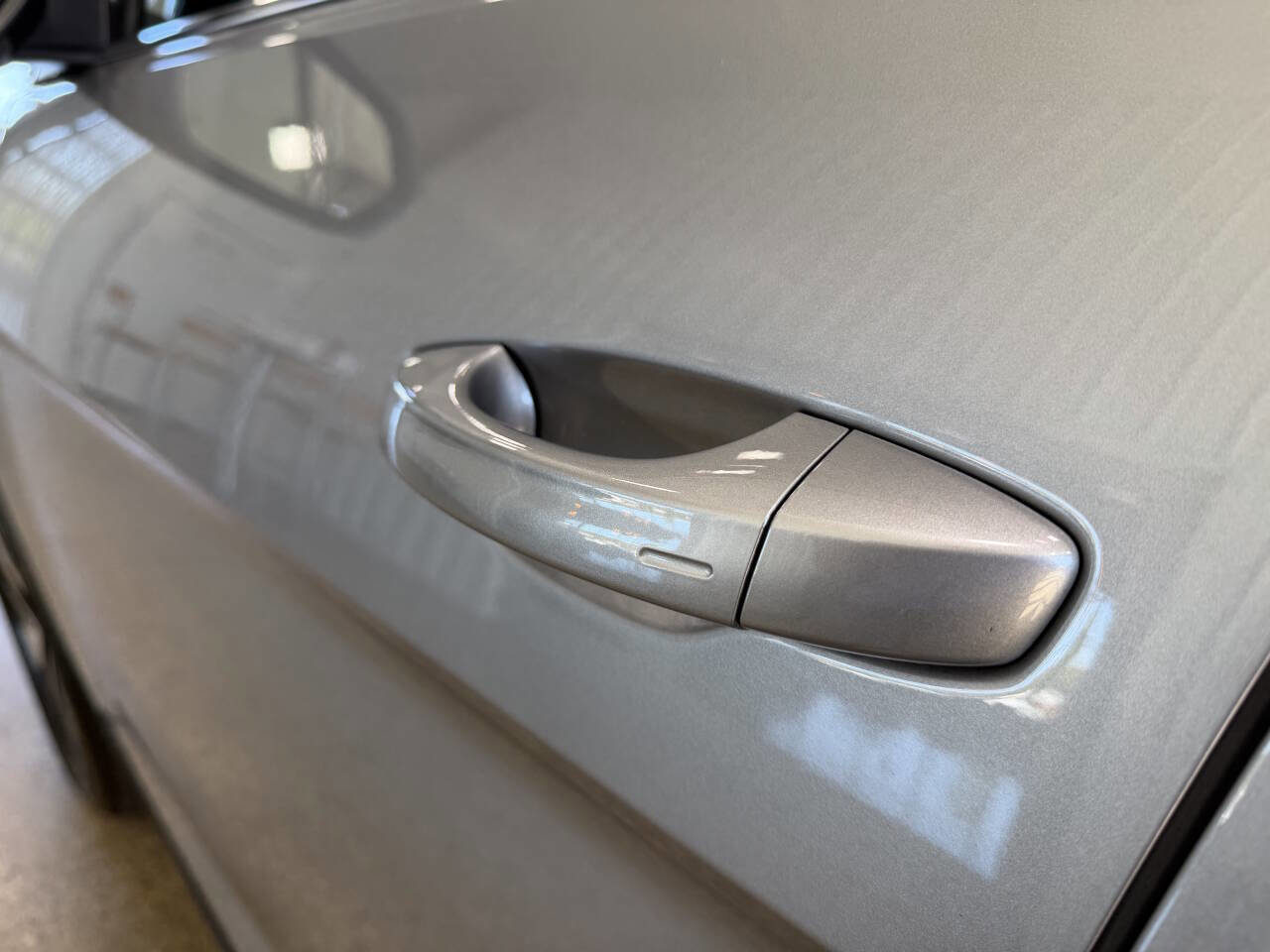 Used 2025 Volkswagen Atlas SE image 34