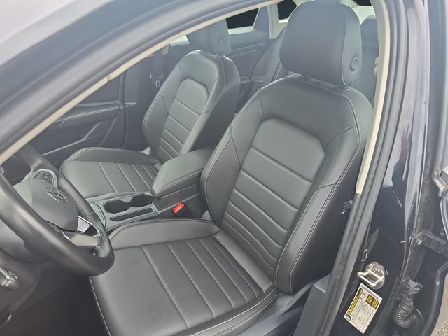 Used 2024 Volkswagen Jetta SE FWD image 9