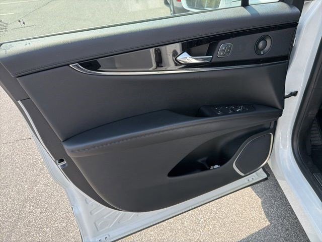 Certified 2022 Lincoln Nautilus Reserve w/ Luxury Package image 13