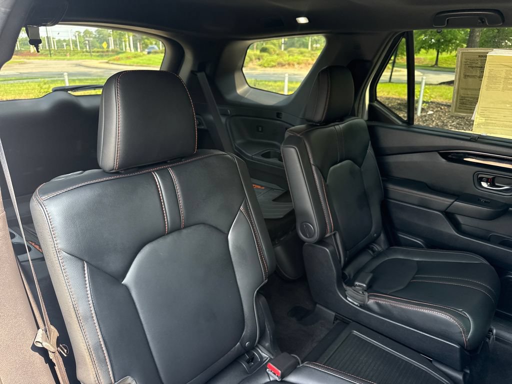 Used 2025 Honda Pilot TrailSport image 34