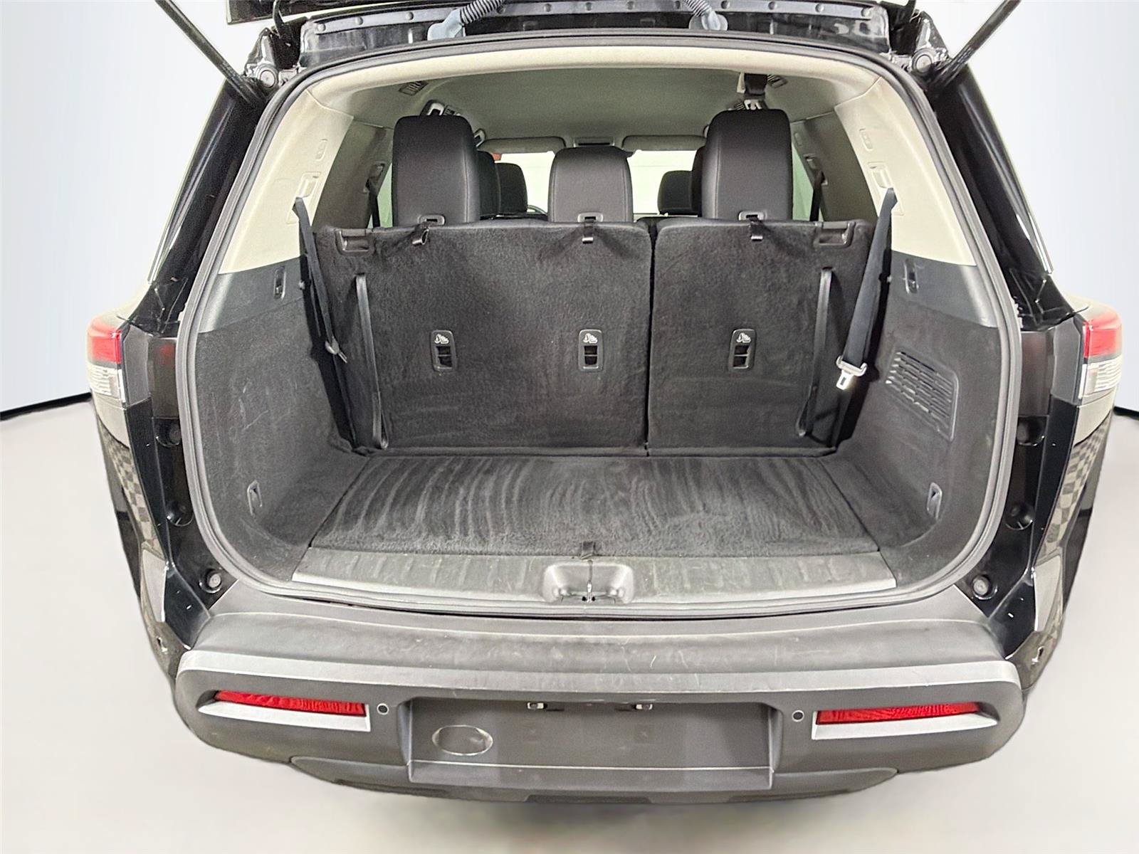 Used 2023 Nissan Pathfinder S AWD/4WD image 24