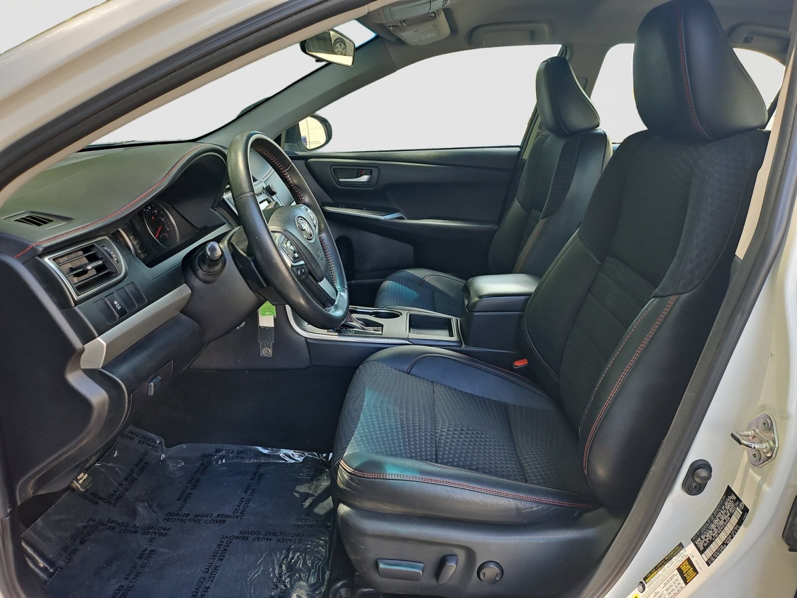 Used 2015 Toyota Camry SE FWD image 19