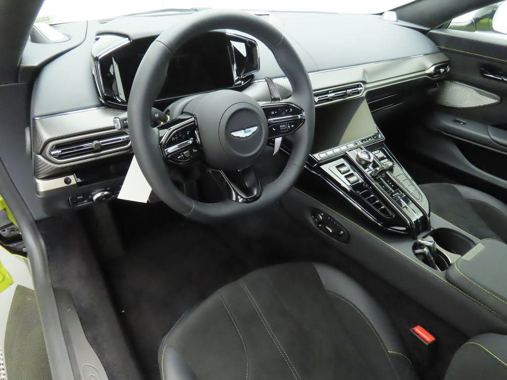 Used 2025 Aston Martin V8 Vantage Coupe image 9