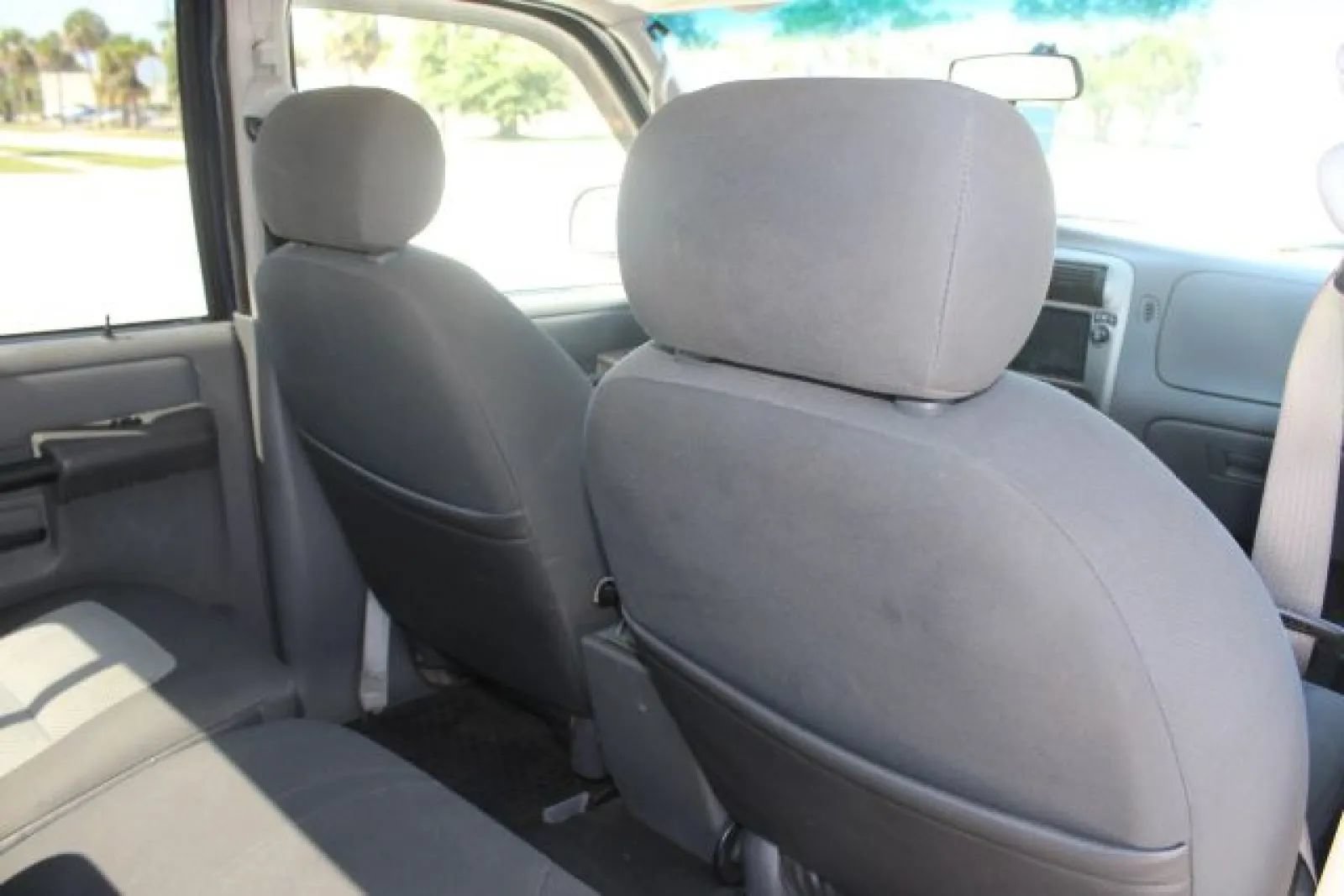 Used 2005 Ford Explorer Sport Trac XLT RWD image 29