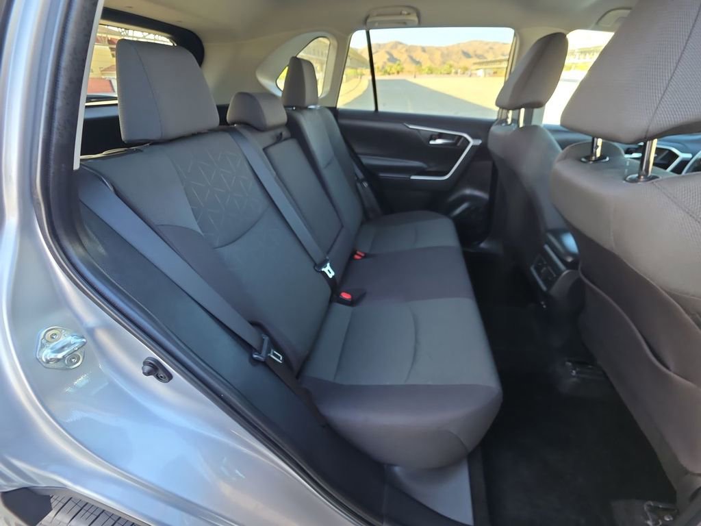 Used 2024 Toyota RAV4 XLE AWD/4WD image 28