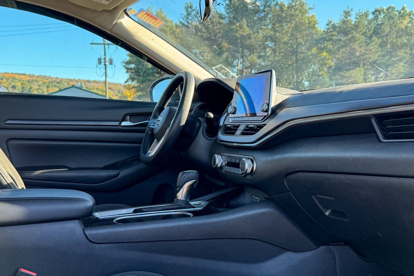 Used 2024 Nissan Altima 2.5 SV image 10