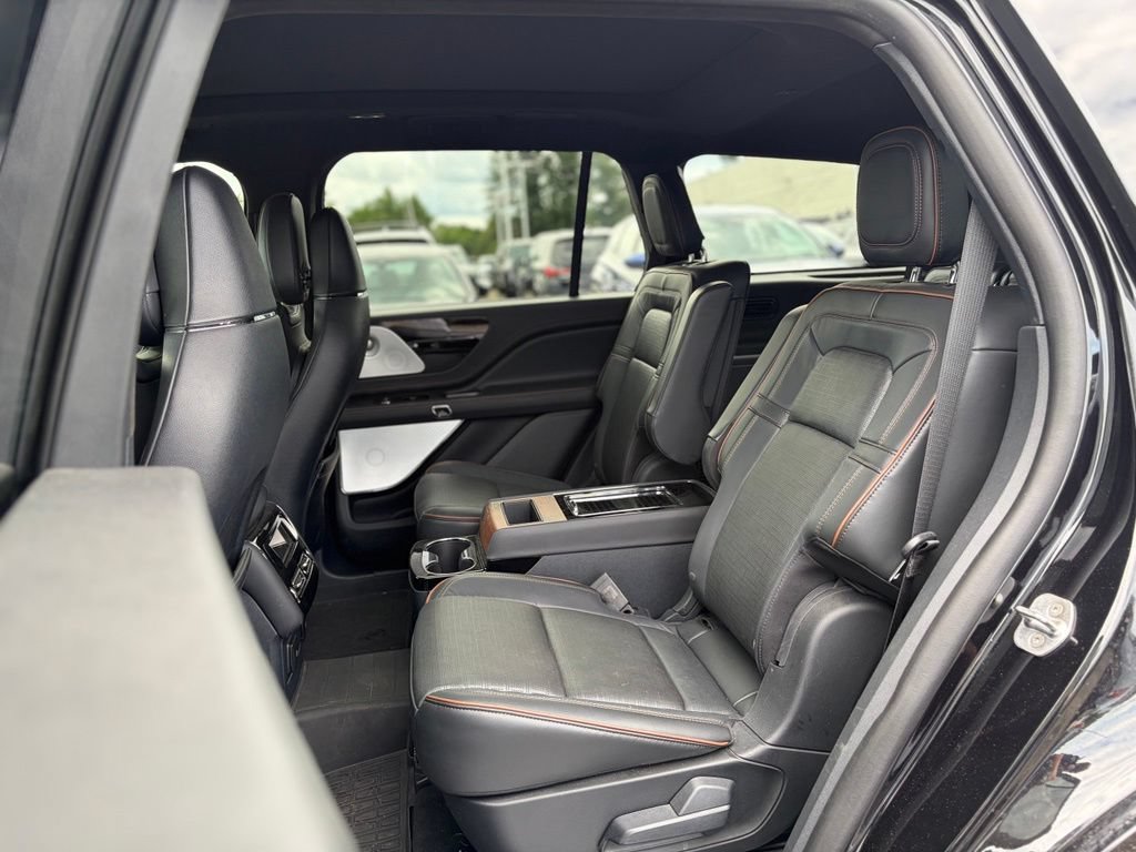 Used 2025 Lincoln Aviator Black Label w/ Jet Appearance Package AWD/4WD image 14