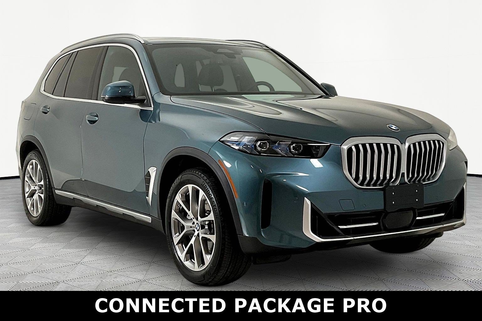 Used 2025 BMW X5 xDrive40i w/ Premium Package AWD/4WD image 3