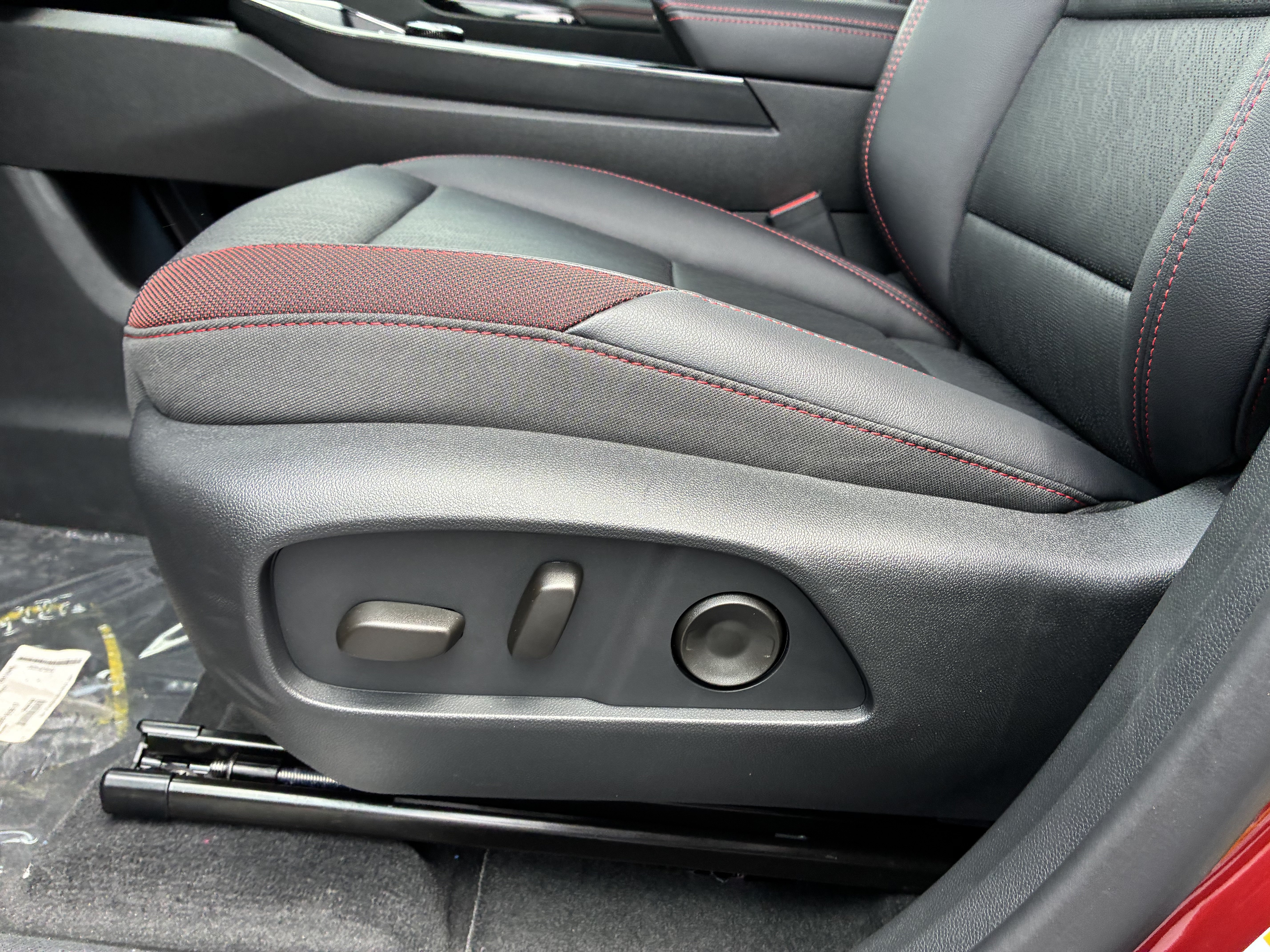 New 2027 Chevrolet Equinox RS w/ Convenience Package III FWD image 26