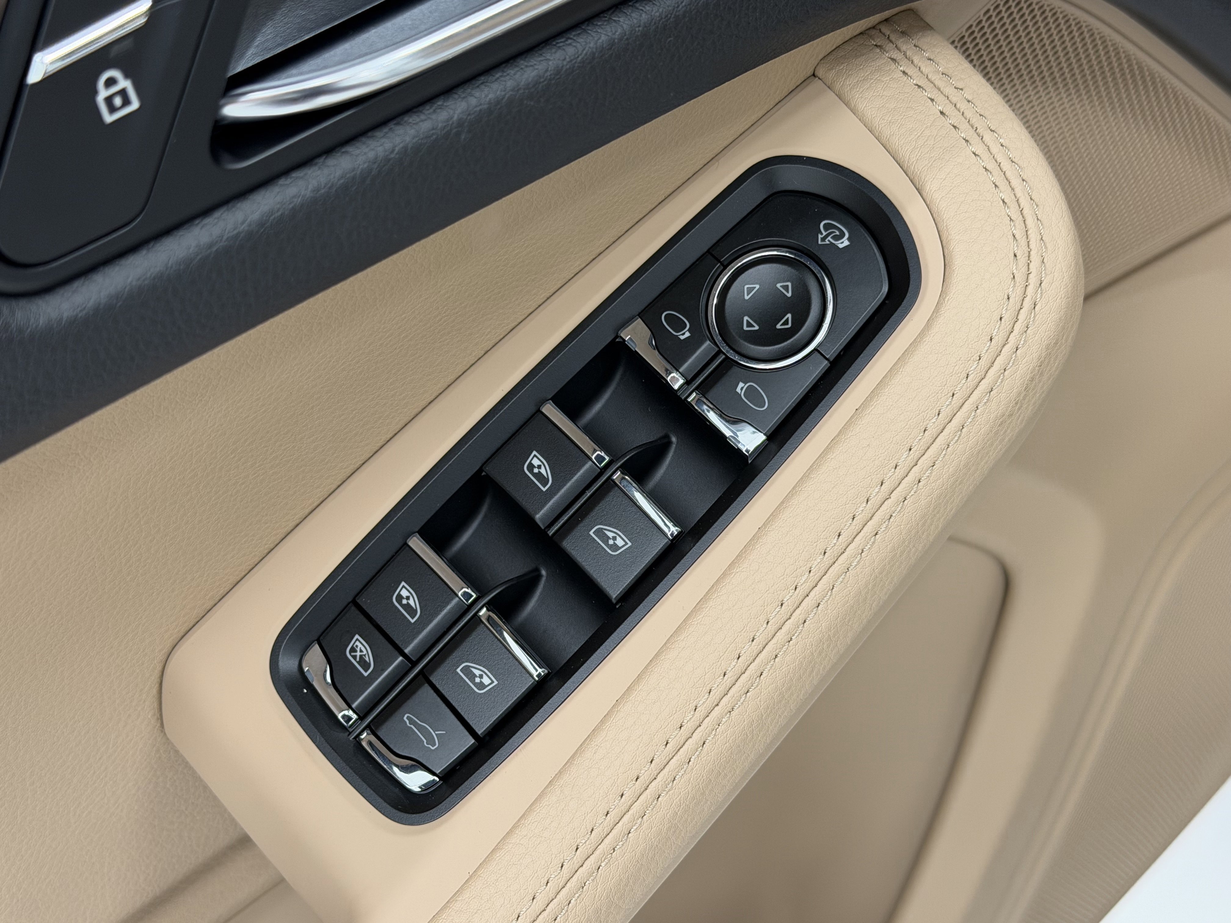 New 2026 Porsche Macan image 28