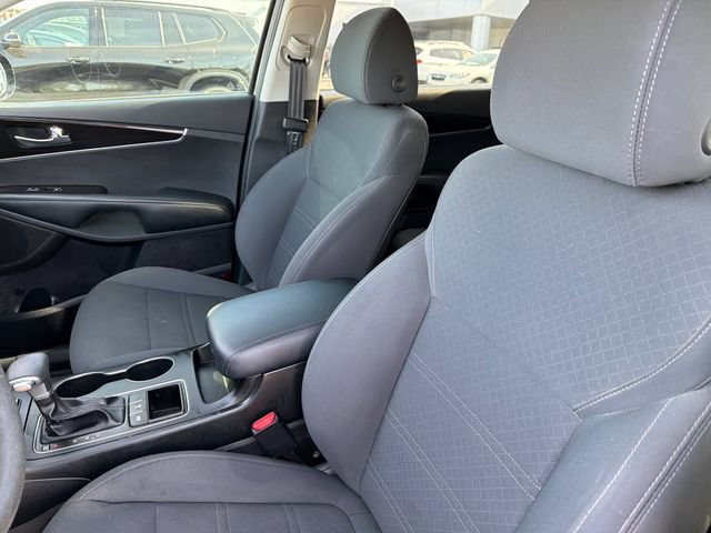 Used 2020 Kia Sorento LX AWD/4WD image 19