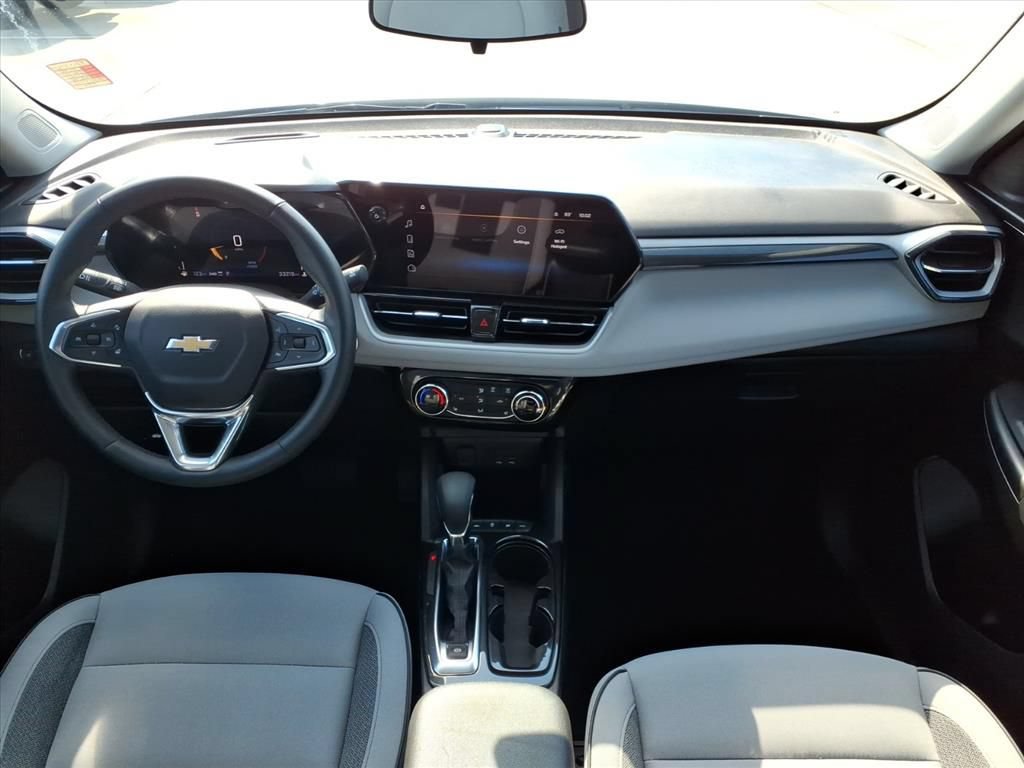 Used 2024 Chevrolet TrailBlazer LT w/ LT Cold Weather Package AWD/4WD image 14