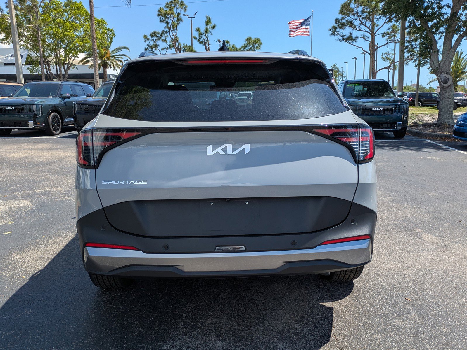 Certified 2026 Kia Sportage EX w/ EX Panorama Roof Package FWD image 5