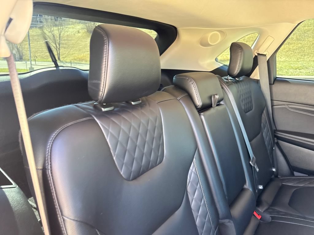 Used 2024 Ford Edge Titanium AWD/4WD image 25