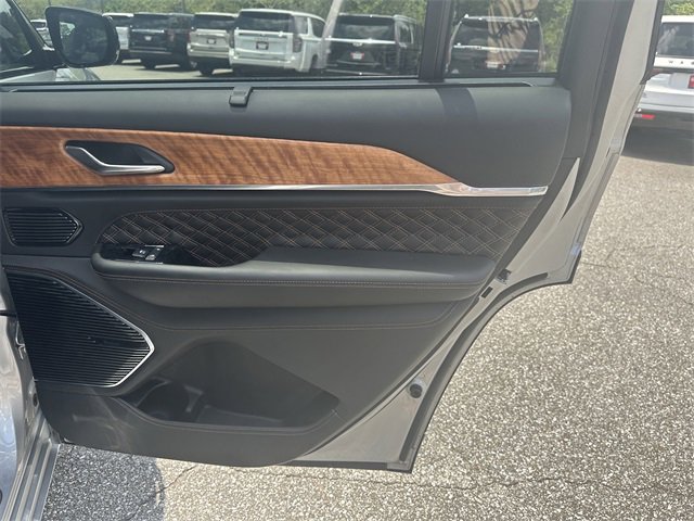 Used 2024 Jeep Grand Cherokee L Summit image 17