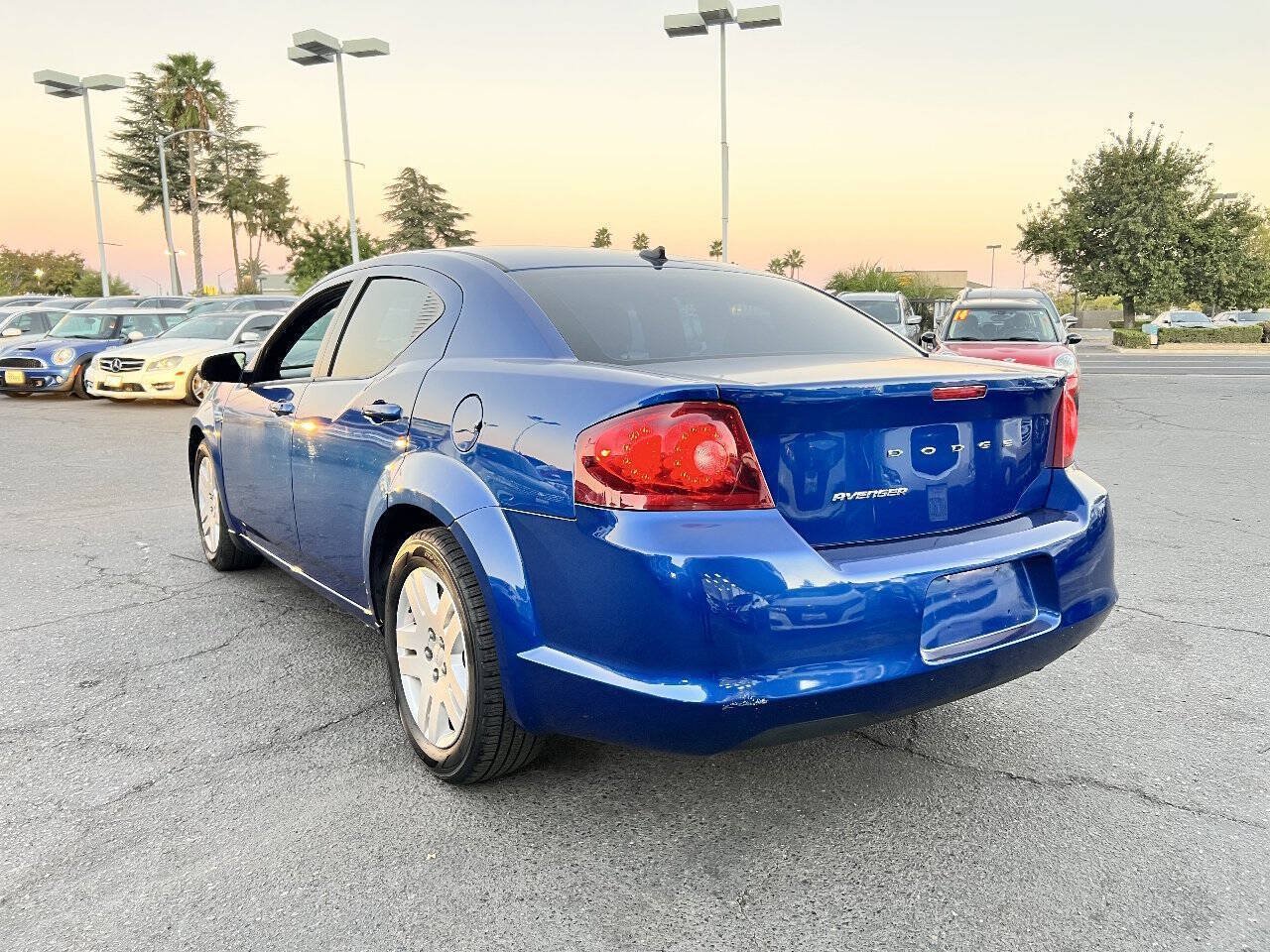 Used 2014 Dodge Avenger SE FWD image 5
