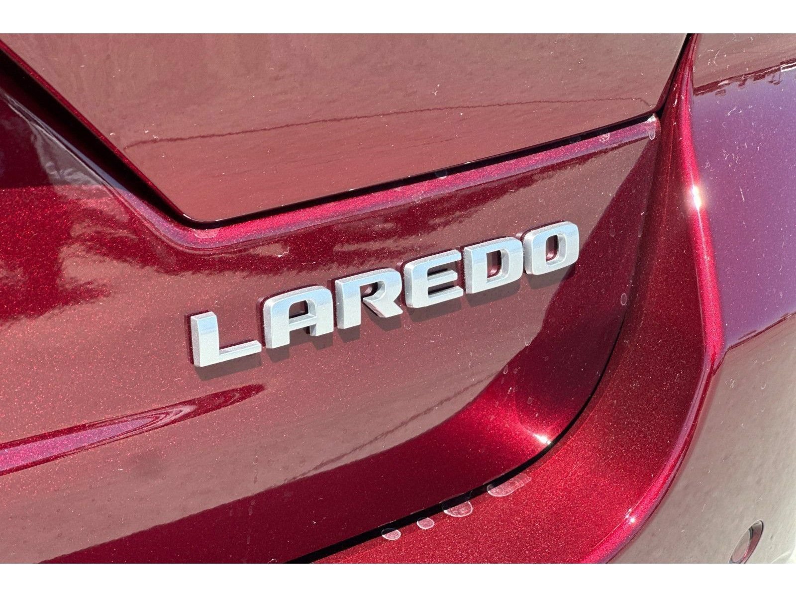 New 2025 Jeep Grand Cherokee Laredo w/ Luxury Tech Group I RWD image 27