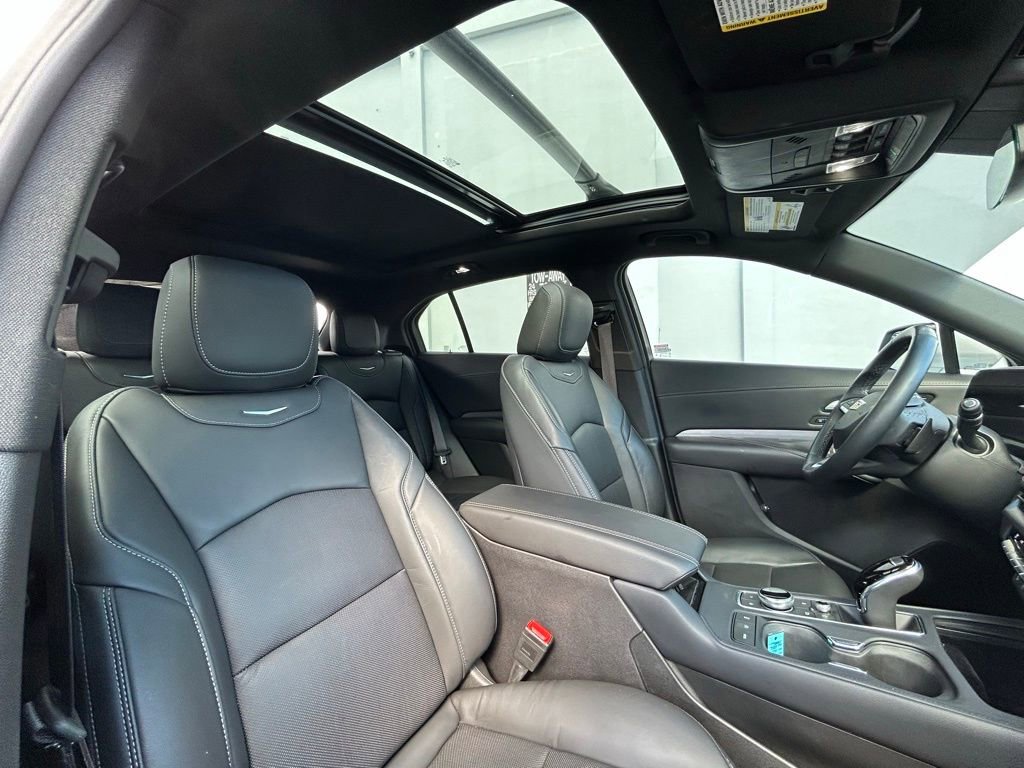 Used 2025 Cadillac XT4 Premium Luxury image 39