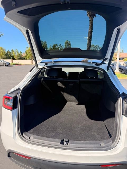 Used 2020 Tesla Model Y Long Range image 18
