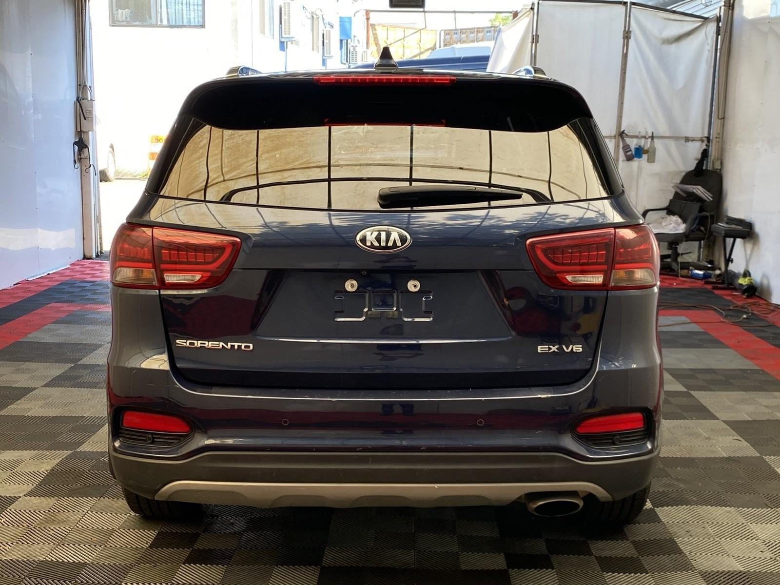 Used 2019 Kia Sorento EX w/ EX Touring Package AWD/4WD image 5