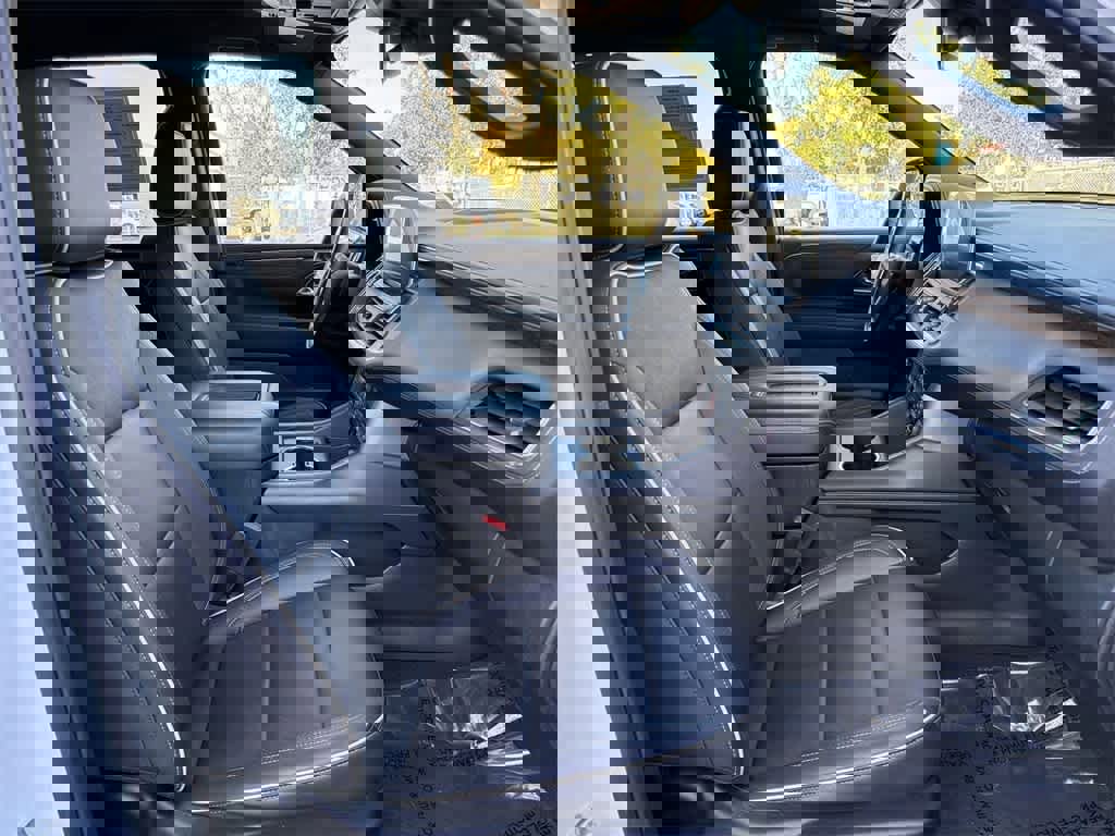 Used 2023 Chevrolet Suburban Premier image 42