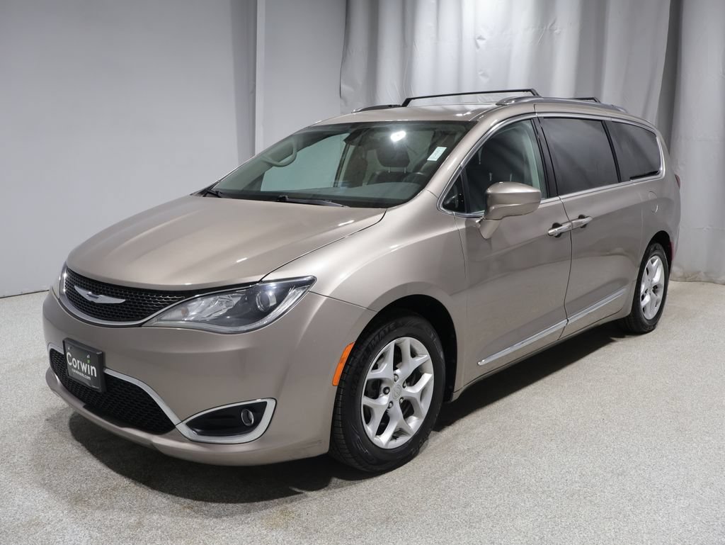 Used 2017 Chrysler Pacifica Touring-L Plus w/ Tire & Wheel Group FWD image 5