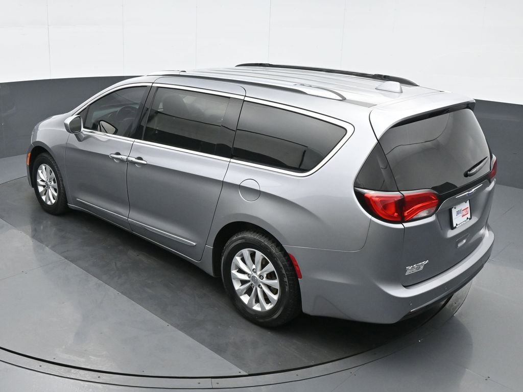 Used 2019 Chrysler Pacifica Touring-L image 20