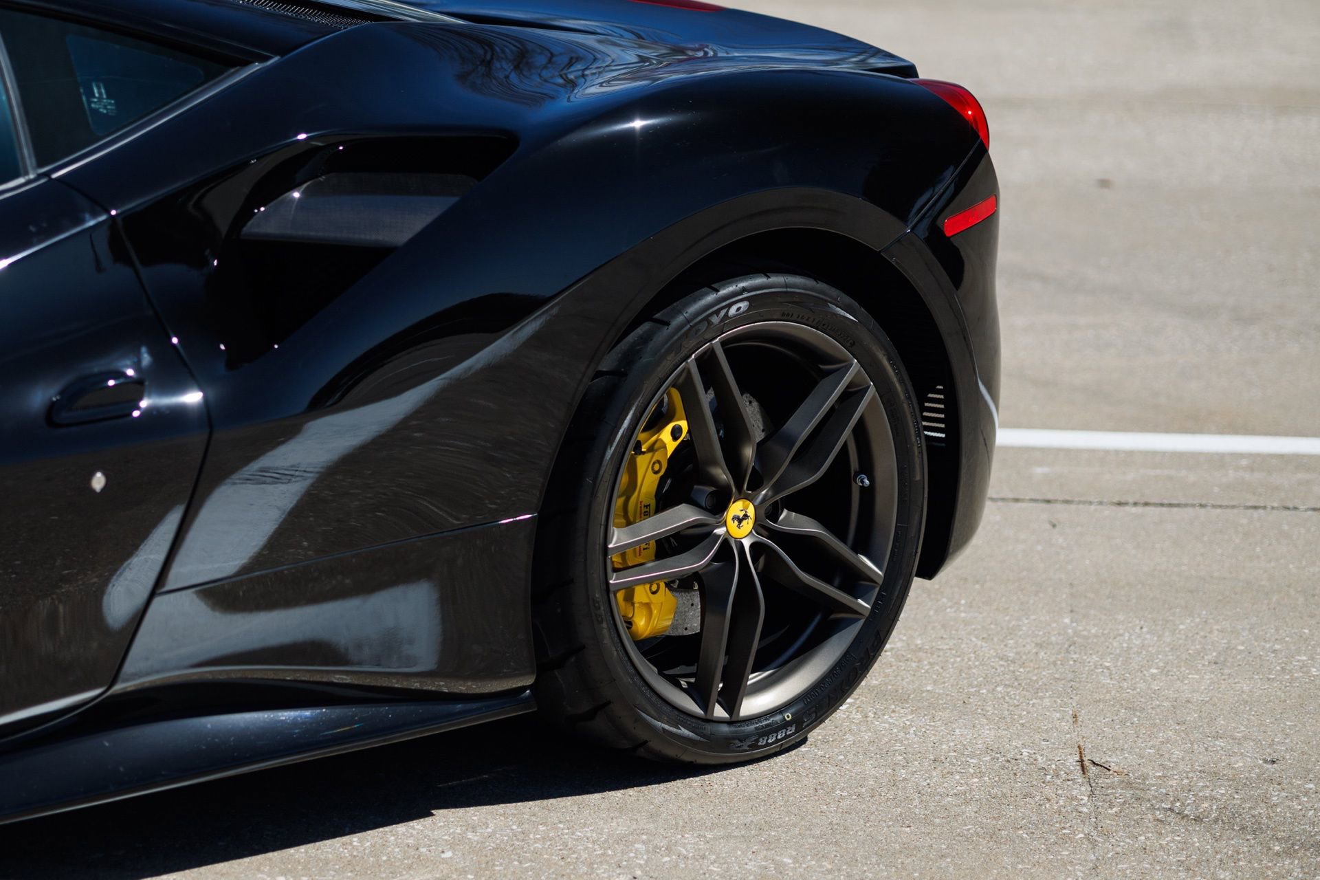 Used 2017 Ferrari 488 GTB image 17