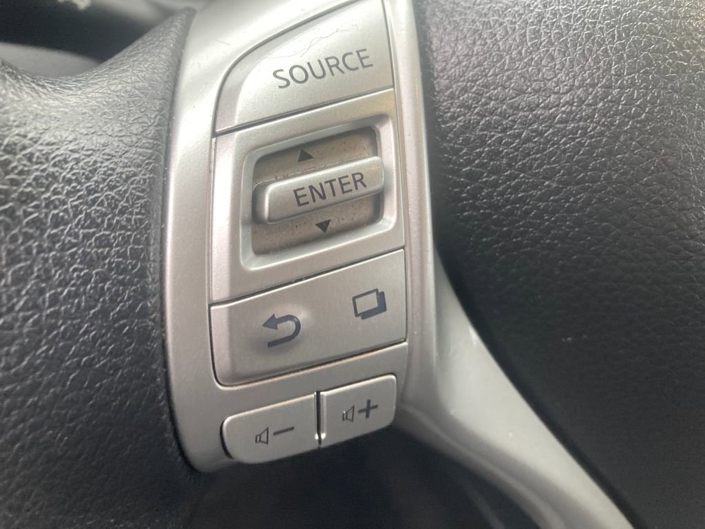 Used 2016 Nissan Rogue S image 42