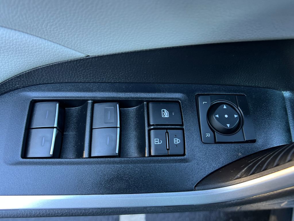 Used 2023 Toyota RAV4 XLE w/ Convenience Package image 12