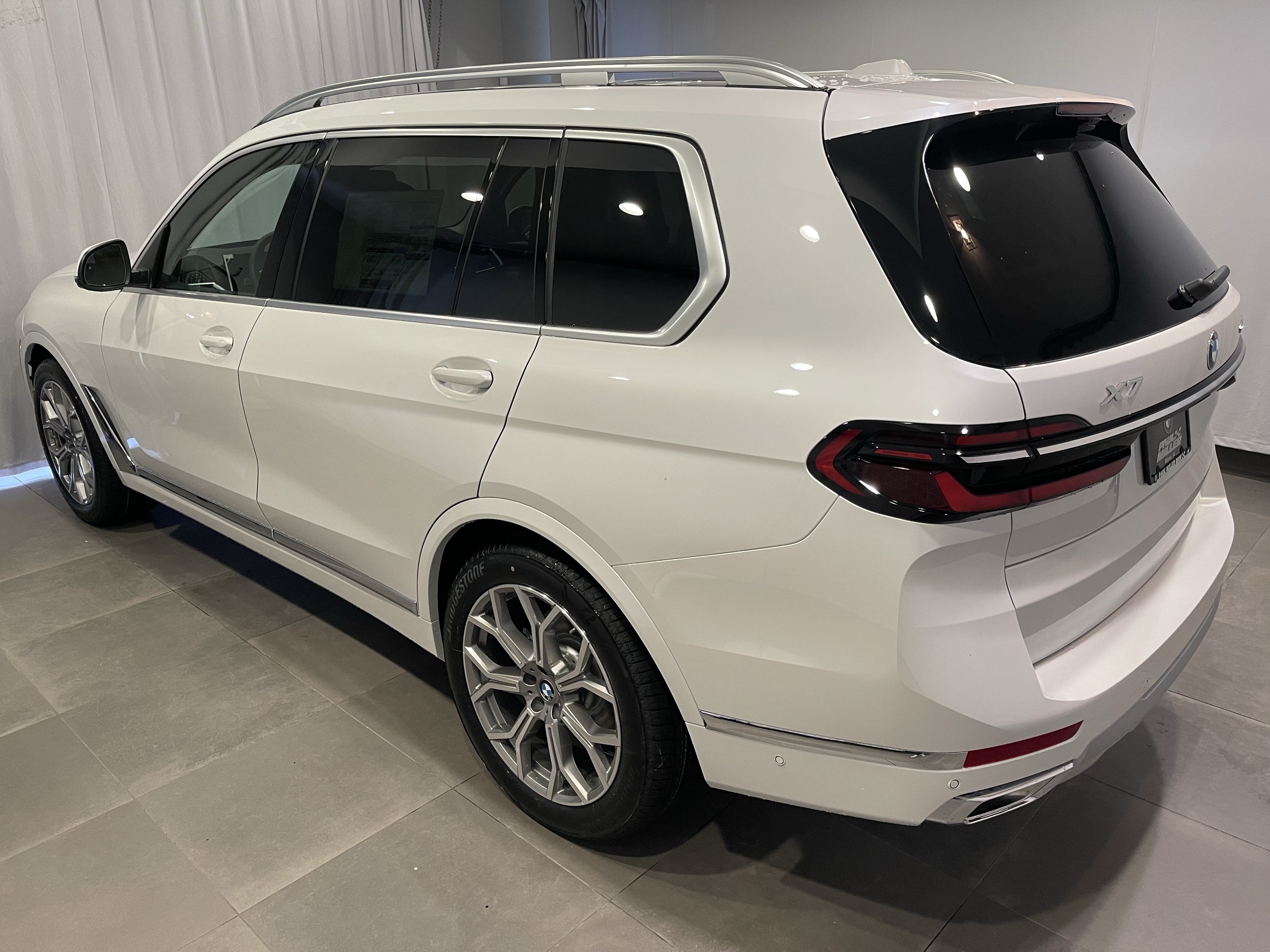 New 2027 BMW X7 xDrive40i w/ Premium Package AWD/4WD image 4